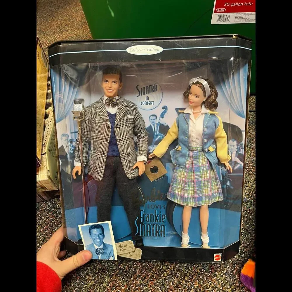 Mattel Barbie Loves Frank Sinatra Collectors Set 22953‎